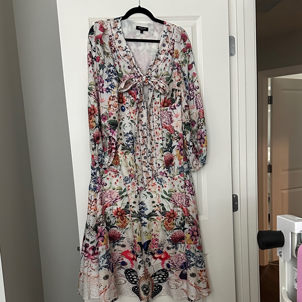 Elegant Floral Long Sleeve Maxi Dress - Picture 2 of 3